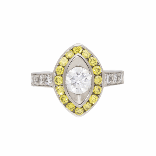 Diamantring in Marquise-Form