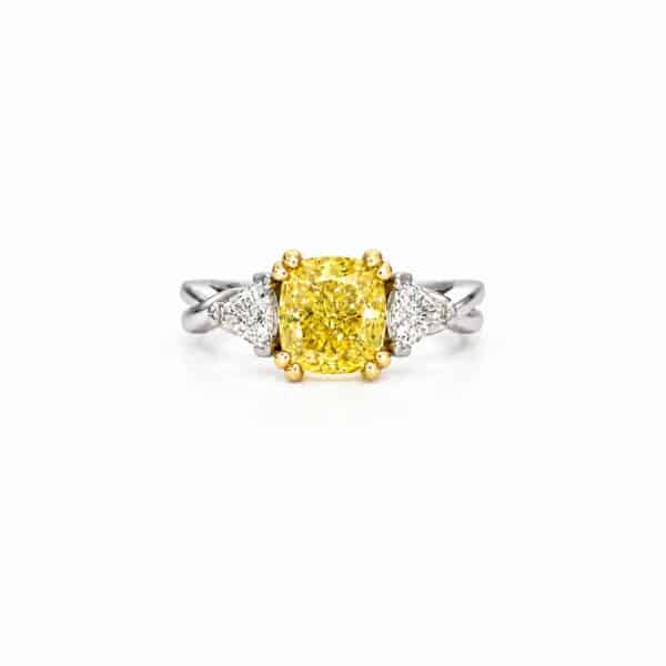 Verlobung – Edler Ring mit gelbem Diamanten
